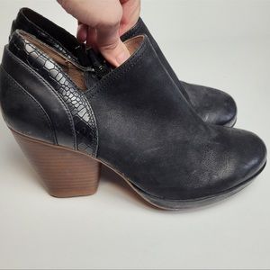 DANSKO MARCIA BLACK NUBUCK LEATHER CROC TRIM SIDE ZIP HEEL BOOTIES 38